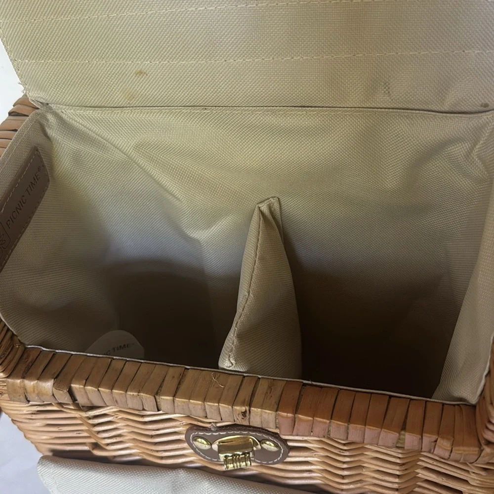 AUB Wicker Wine/Cheese Picnic Basket NIP $75